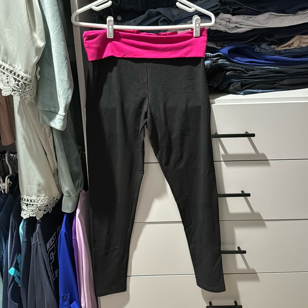 NWT Victoria’s Secret Leggings